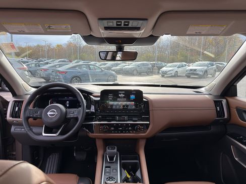 Certified 2025 Nissan Pathfinder Platinum w/ Cargo Package image 28