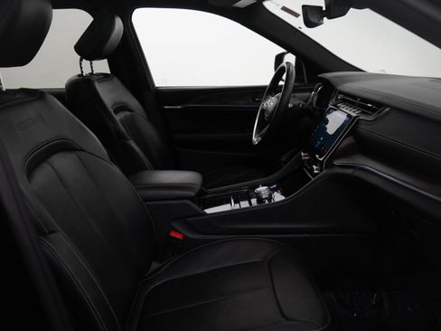 Used 2022 Jeep Grand Cherokee L Overland w/ MOPAR Finishing Package image 11