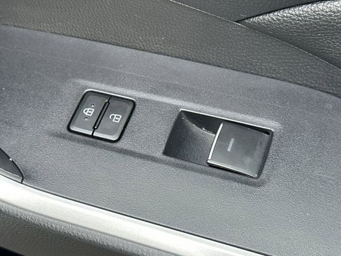 Used 2024 Toyota RAV4 SE image 22