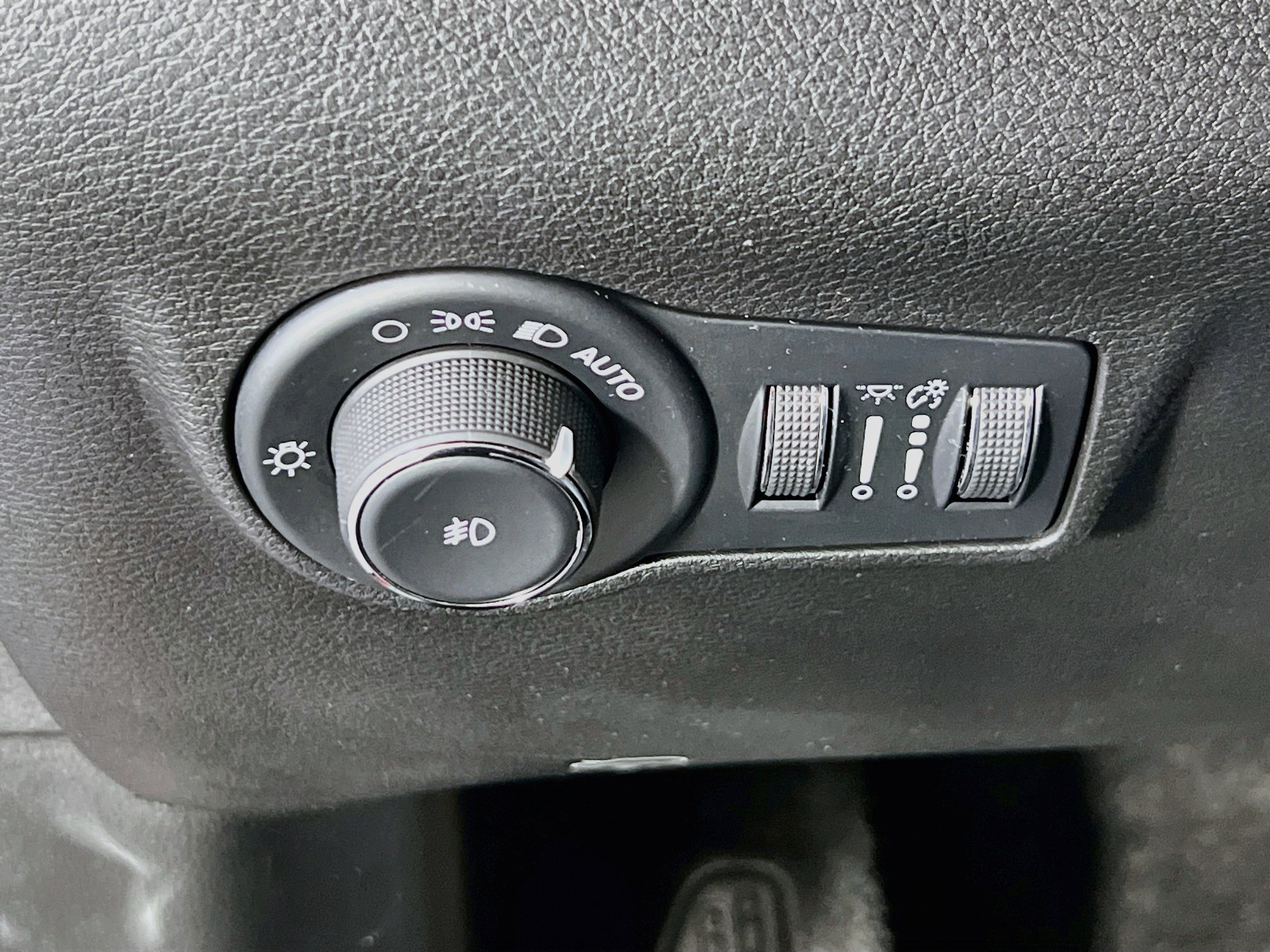 Used 2022 Jeep Compass Limited w/ Elite Group AWD/4WD image 10