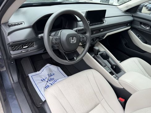 Used 2023 Honda Accord EX image 10