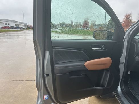 Used 2024 GMC Canyon AT4 w/ AT4 Premium Package image 12