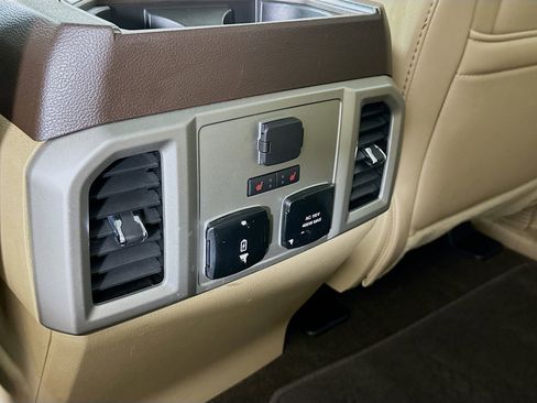 Used 2019 Ford F150 Lariat w/ Equipment Group 502A Luxury AWD/4WD image 27