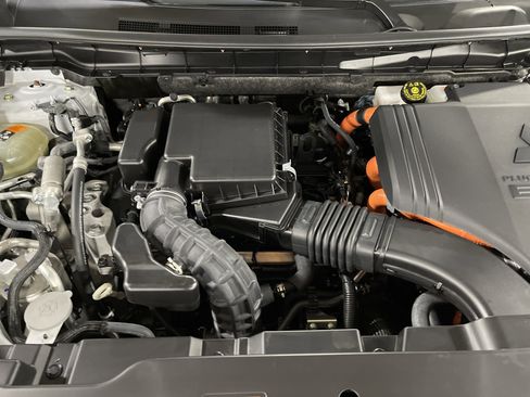 Used 2025 Mitsubishi Outlander SE image 18