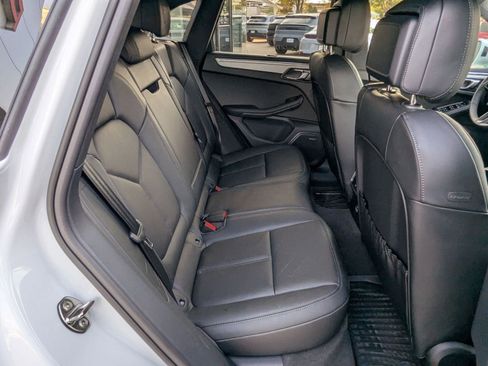 Certified 2026 Porsche Macan AWD/4WD image 24