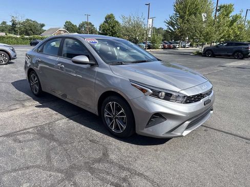 Used 2023 Kia Forte LXS FWD image 8