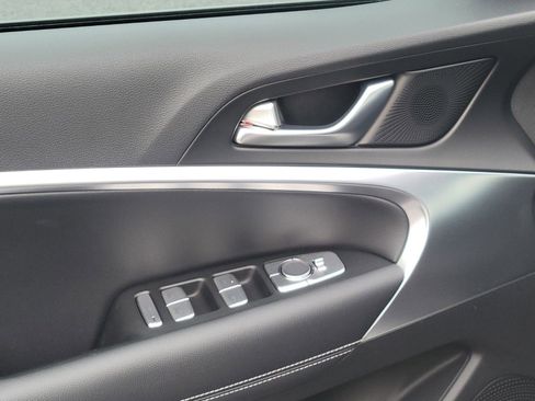 New 2026 Genesis G70 2.5T image 18