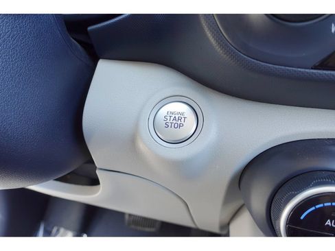 Used 2021 Hyundai Venue FWD image 20