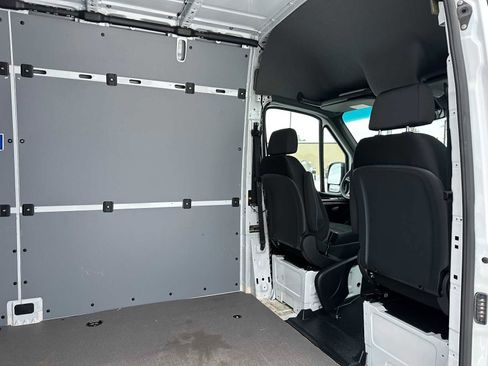 Used 2023 Mercedes-Benz Sprinter 2500 image 13