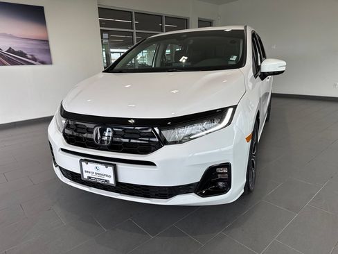 Used 2025 Honda Odyssey Elite image 3