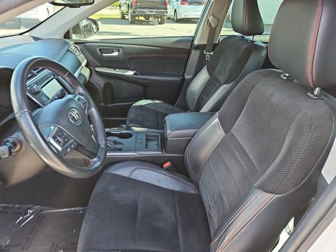 Used 2015 Toyota Camry XSE image 15