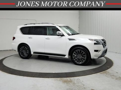 Used 2024 Nissan Armada Platinum w/ Captain's Chairs Package RWD image 1