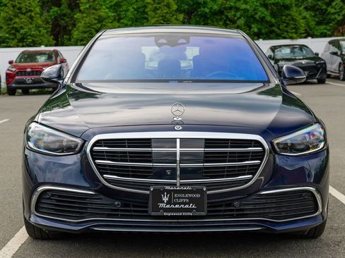 Used 2023 Mercedes-Benz S 580 4MATIC Sedan image 2