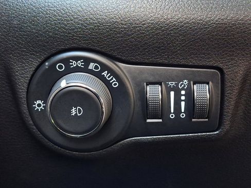 Used 2024 Jeep Compass Latitude AWD/4WD image 31