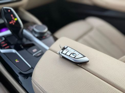 Used 2017 BMW 530i xDrive image 21