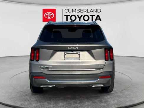 Used 2025 Kia Sorento EX AWD/4WD image 4