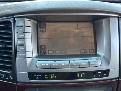 Used 2004 Toyota Land Cruiser image 41