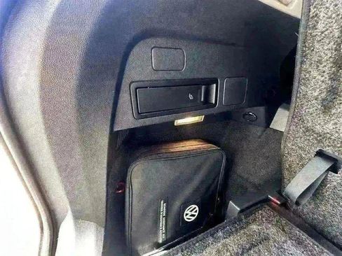 Used 2020 Volkswagen Tiguan SEL image 24