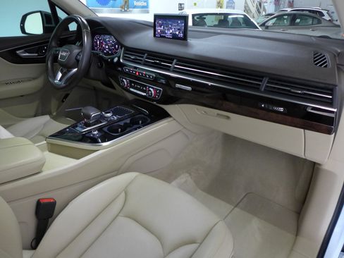 Used 2019 Audi Q7 3.0T Prestige image 13
