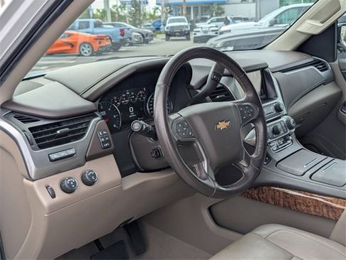 Used 2020 Chevrolet Suburban Premier image 7