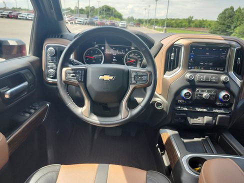 Used 2022 Chevrolet Silverado 2500 High Country w/ Safety Package II AWD/4WD image 17