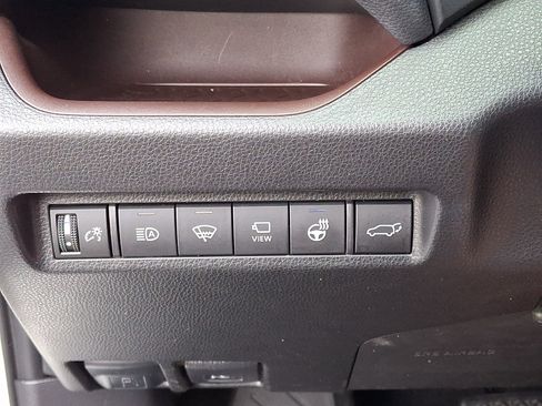 Used 2020 Toyota RAV4 Limited AWD/4WD image 26