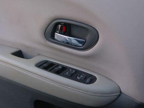 Used 2017 Honda HR-V LX image 12