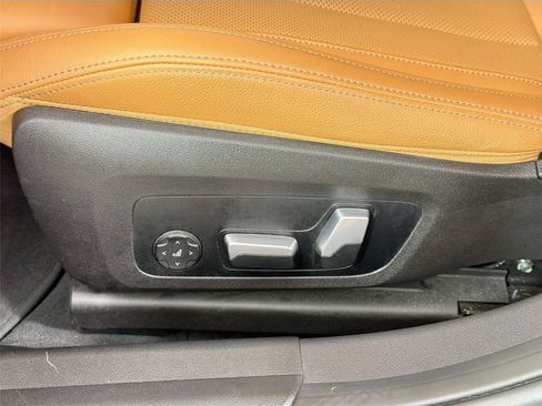 Certified 2023 BMW 330i Sedan w/ M Sport Package RWD image 18