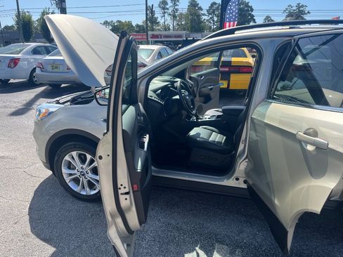 Used 2018 Ford Escape SEL image 14