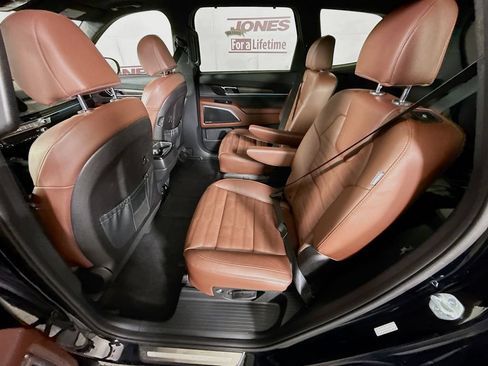 Used 2024 Kia Telluride SX Prestige AWD/4WD image 28