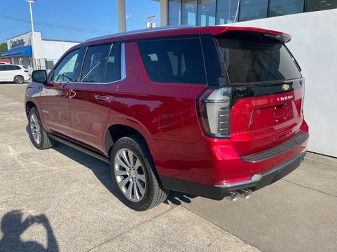 Used 2025 Chevrolet Tahoe Premier AWD/4WD image 3