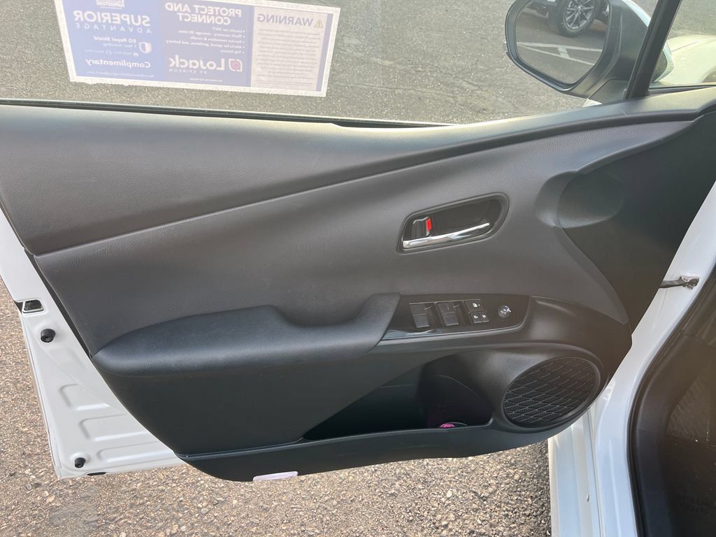 Used 2021 Toyota Prius Prime XLE w/ Carpet Mat Package (TMS) FWD image 10