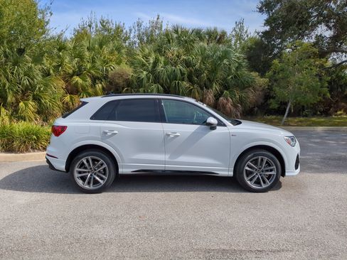 Certified 2025 Audi Q3 2.0T Premium w/ Convenience Package image 3