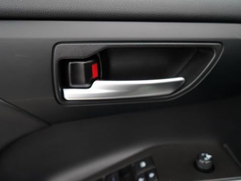 Used 2023 Toyota Highlander XLE image 10