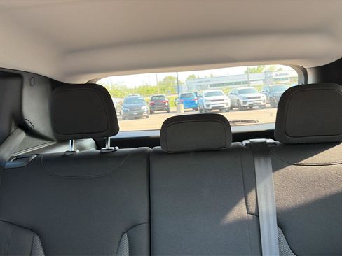 Used 2023 Jeep Renegade Latitude AWD/4WD image 13