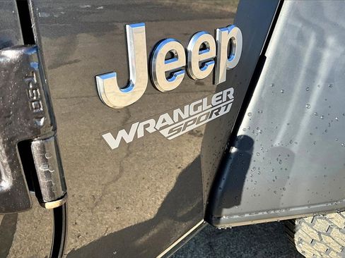 Used 2019 Jeep Wrangler Sport image 34