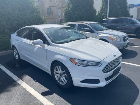 Used 2015 Ford Fusion SE FWD image 1