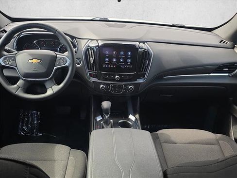 Used 2023 Chevrolet Traverse LT image 18