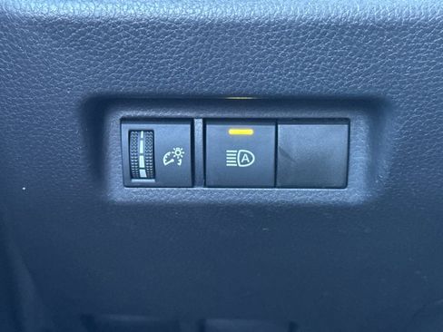 Certified 2025 Toyota RAV4 LE image 32