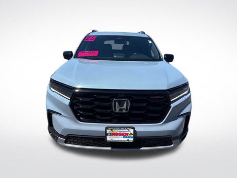 Certified 2025 Honda Pilot TrailSport image 8