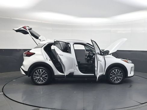 Used 2024 Nissan Kicks SV FWD image 51