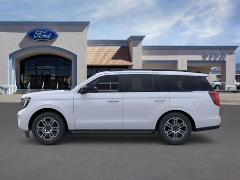 New 2026 Ford Expedition Active image 3
