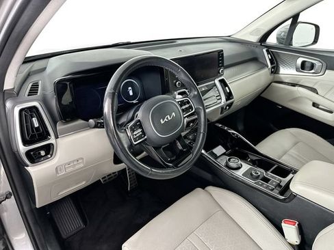 Used 2023 Kia Sorento SX Prestige w/ Panoramic Sunroof Package AWD/4WD image 23