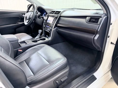 Used 2017 Toyota Camry XLE FWD image 31