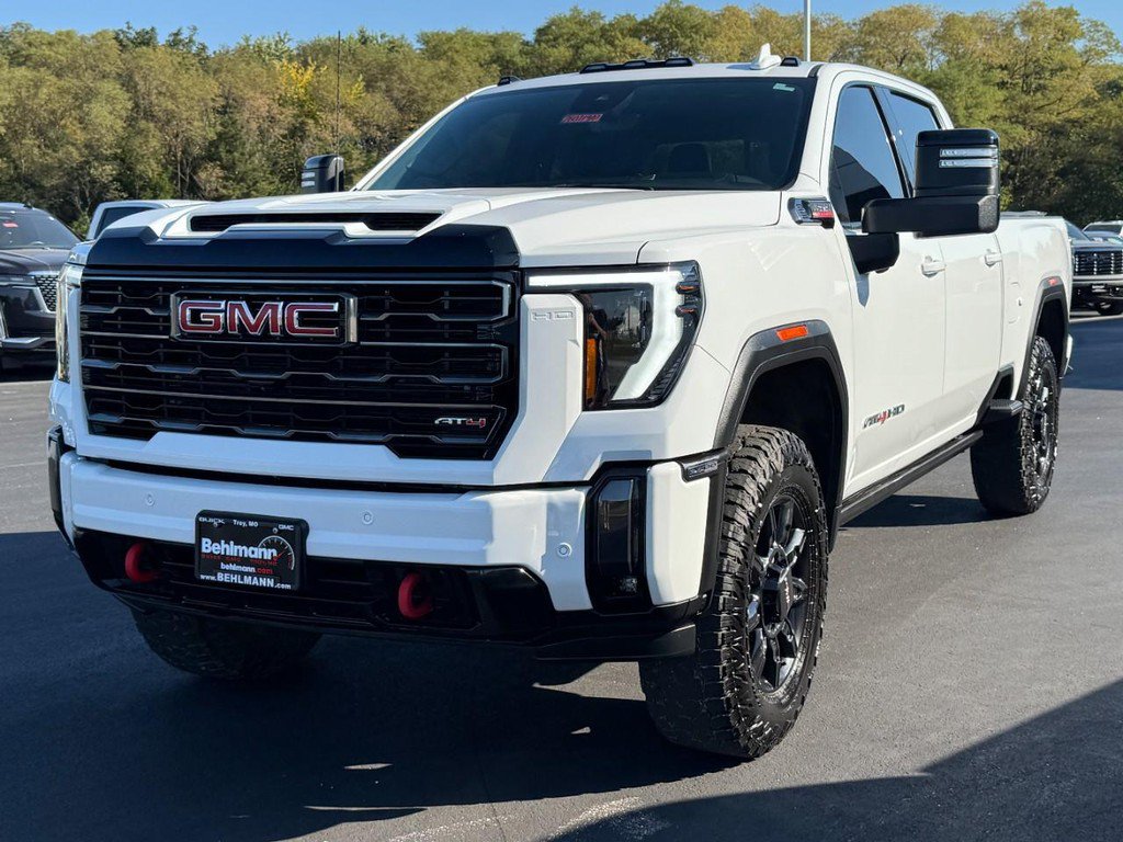 Used 2024 GMC Sierra 2500 AT4 w/ AT4 Premium Plus Package AWD/4WD image 11