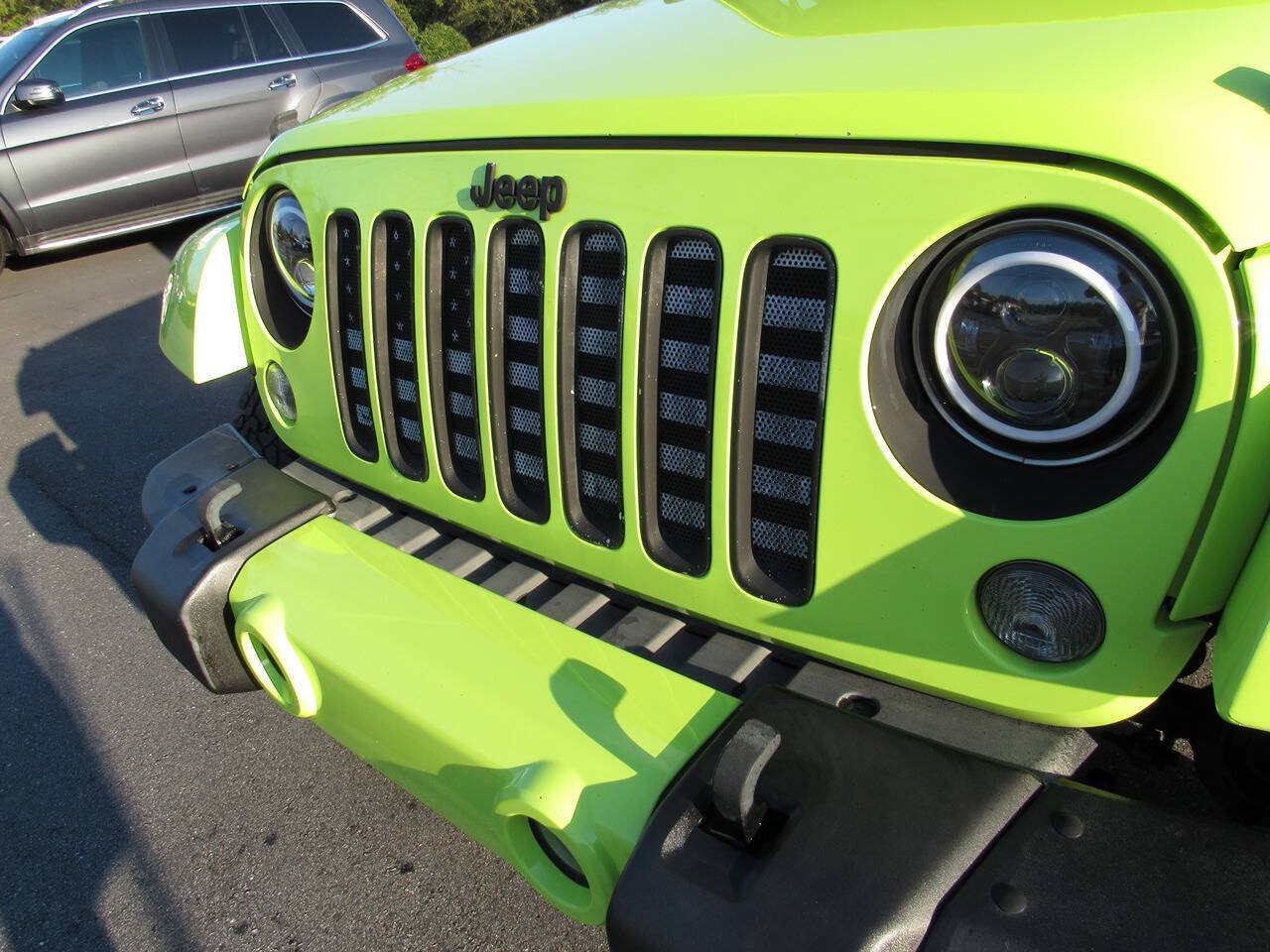 Used 2016 Jeep Wrangler Unlimited Sahara w/ Max Tow Package AWD/4WD image 10