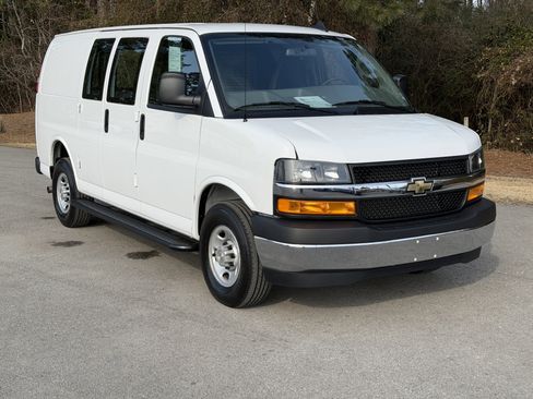 Used 2024 Chevrolet Express 2500 w/ Driver Convenience Package image 28