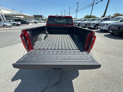New 2026 GMC Sierra 2500 SLT w/ SLT Premium Package AWD/4WD image 33