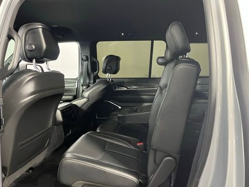 Used 2022 Jeep Wagoneer Series III image 25