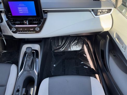 Certified 2025 Toyota Corolla LE image 17